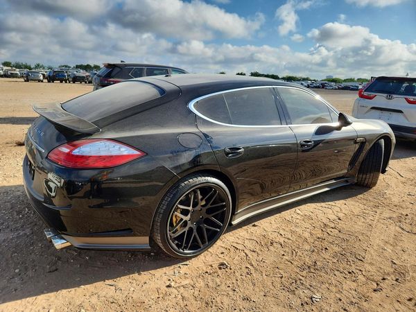 2012 PORSCHE PANAMERA S (2WD), 4S (4WD)