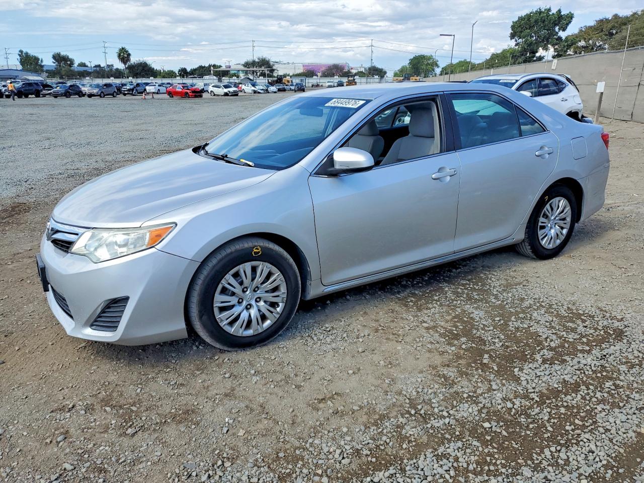 2014 TOYOTA CAMRY — Front 3/4