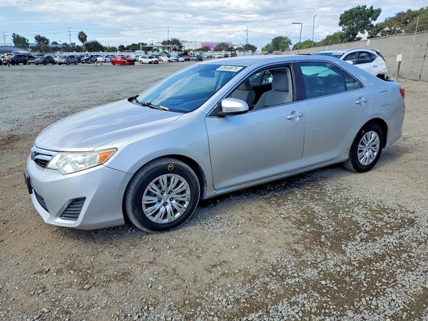 2014 TOYOTA CAMRY — DSFA — Front 3/4