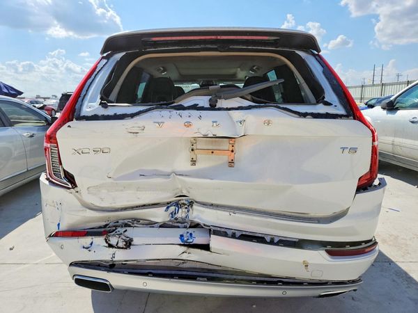 2017 VOLVO XC90