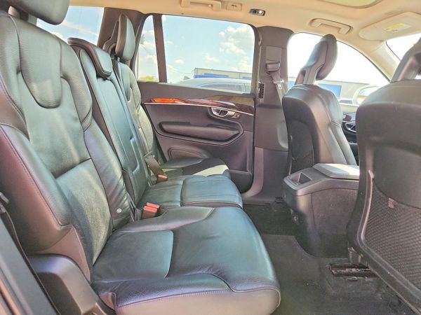 2017 VOLVO XC90