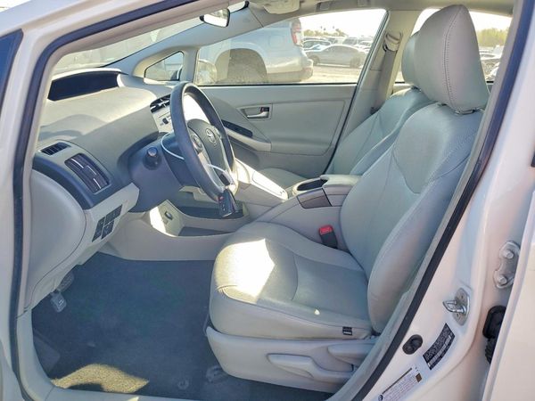 2013 TOYOTA PRIUS — DENT