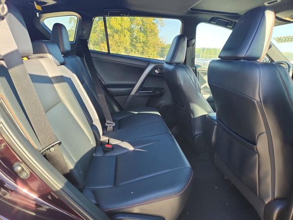 2016 TOYOTA RAV4 SE (S Grade)