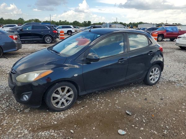 2014 MAZDA 2 Touring/GS — Front 3/4