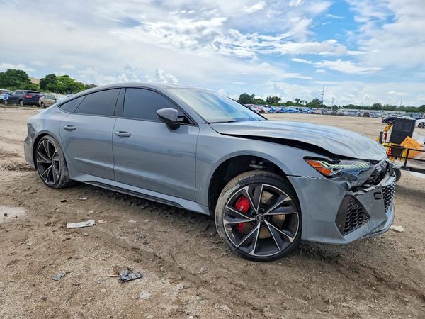 2022 AUDI RS7