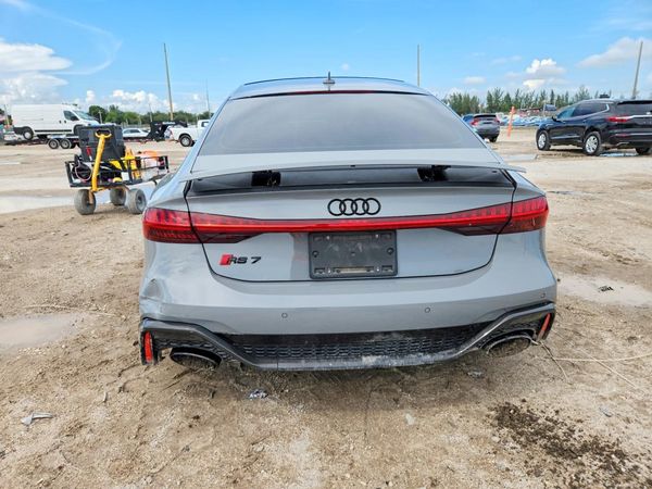 2022 AUDI RS7