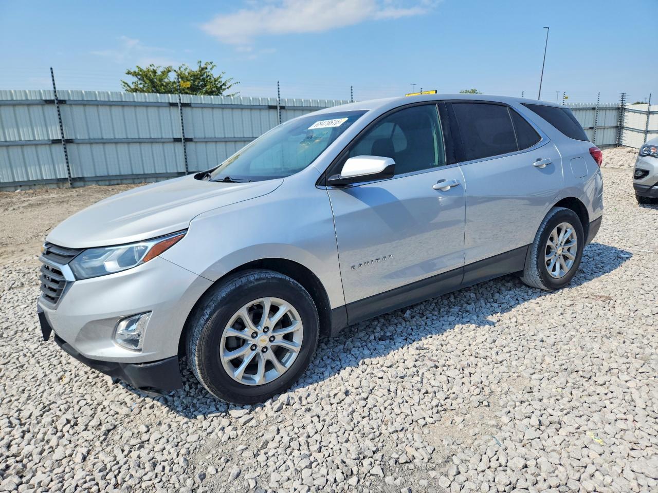 2020 CHEVROLET EQUINOX LT (1LT) — Front 3/4