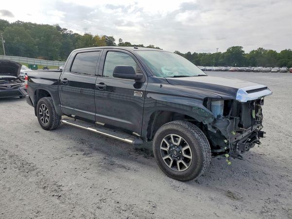 2019 TOYOTA TUNDRA Platinum Grade — Passenger 3/4