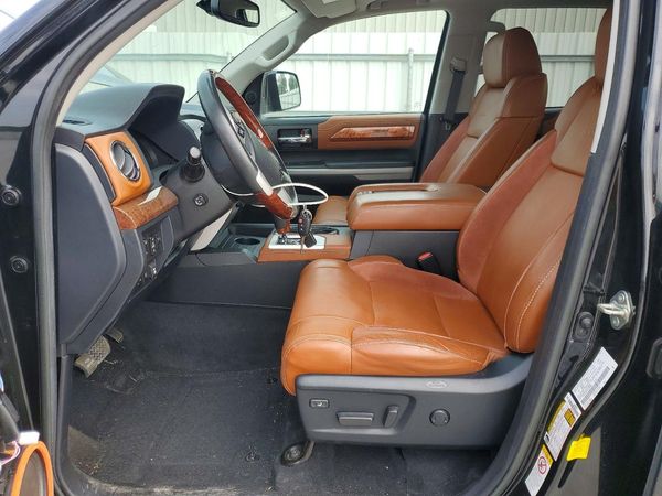 2019 TOYOTA TUNDRA Platinum Grade — DENT