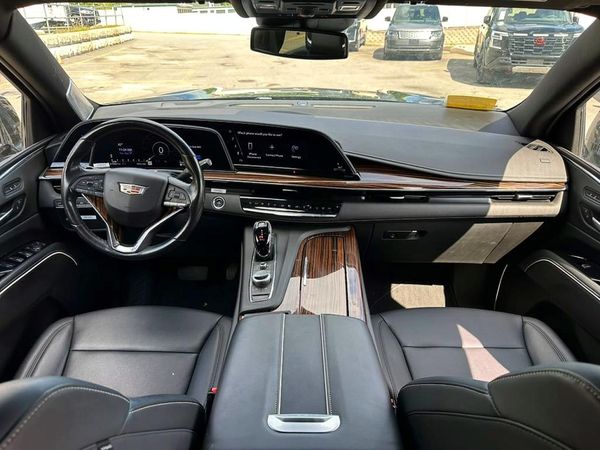 2024 CADILLAC ESCALADE Luxury