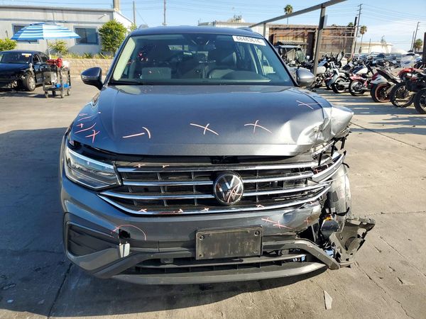 2023 VOLKSWAGEN TIGUAN SE