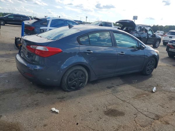 2016 KIA FORTE GL (Middle-Low Grade)