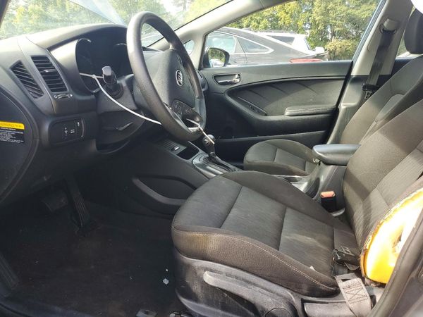 2016 KIA FORTE GL (Middle-Low Grade)