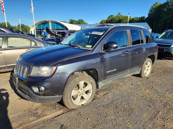 2016 JEEP COMPASS Latitude — Front 3/4