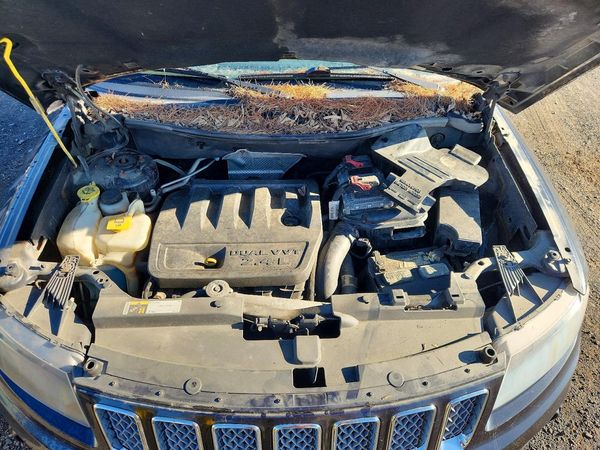 2016 JEEP COMPASS Latitude — Engine bay