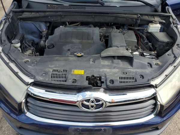 2014 TOYOTA HIGHLANDER Base/Hybrid — Engine bay