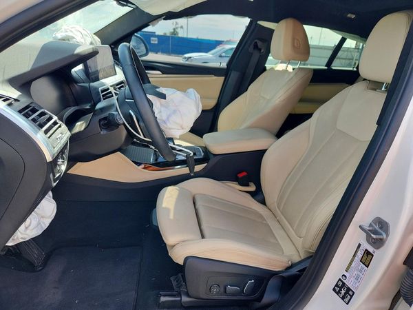 2025 BMW X4 xDrive 30i — DENT