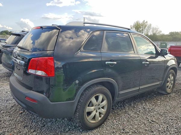 2013 KIA SORENTO Base / LX