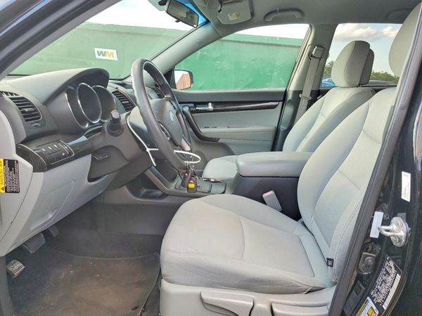 2013 KIA SORENTO Base / LX