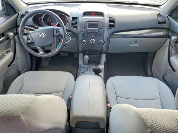 2013 KIA SORENTO Base / LX