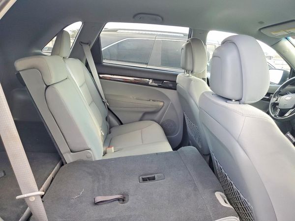 2013 KIA SORENTO Base / LX