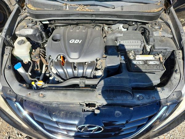 2013 HYUNDAI SONATA GLS/ GLS Popular — Engine bay