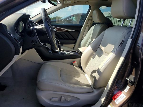 2015 INFINITI Q50 — DENT