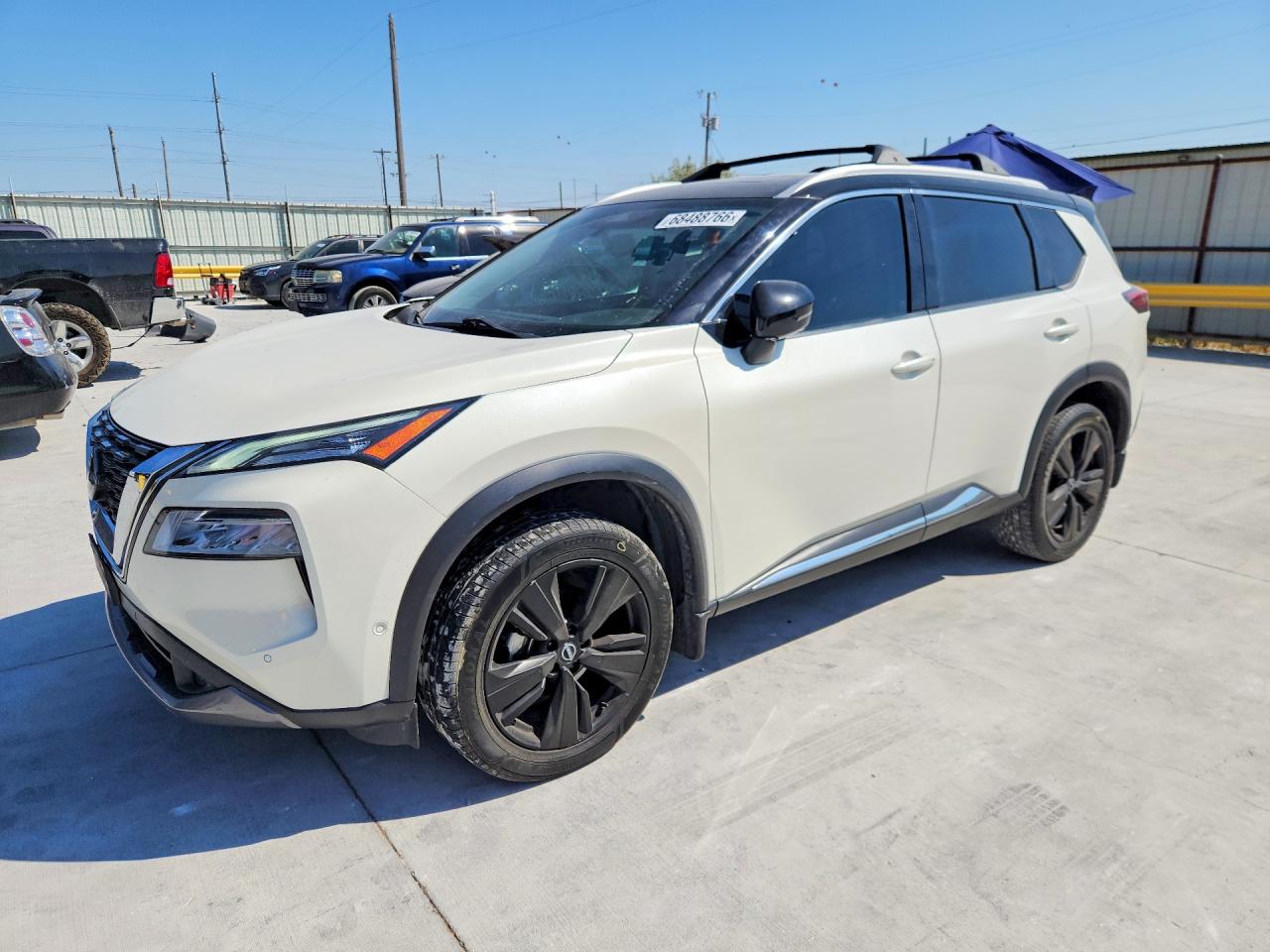 2023 NISSAN ROGUE SL — Front 3/4