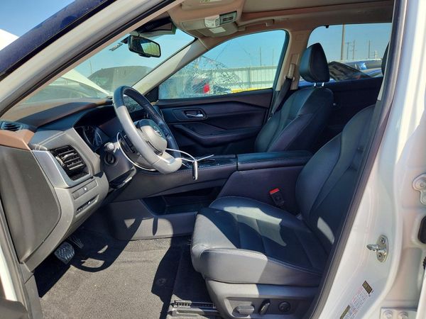 2023 NISSAN ROGUE SL — DENT