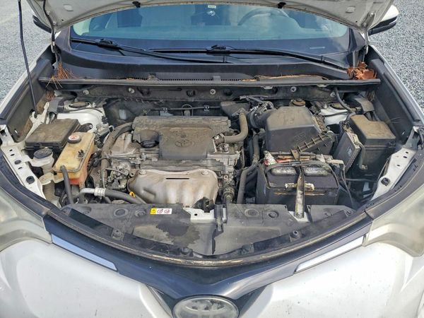 2018 TOYOTA RAV4 Adventure/XLE — Engine bay