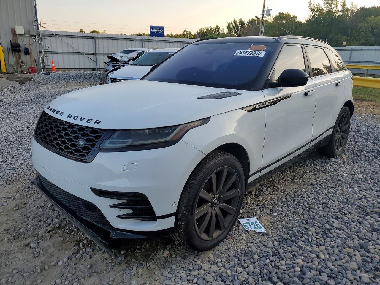 2018 LAND ROVER RANGEROVER R-Dynamic HSE — Front 3/4
