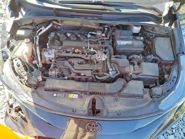 2021 TOYOTA COROLLA SE, CVT — Engine bay