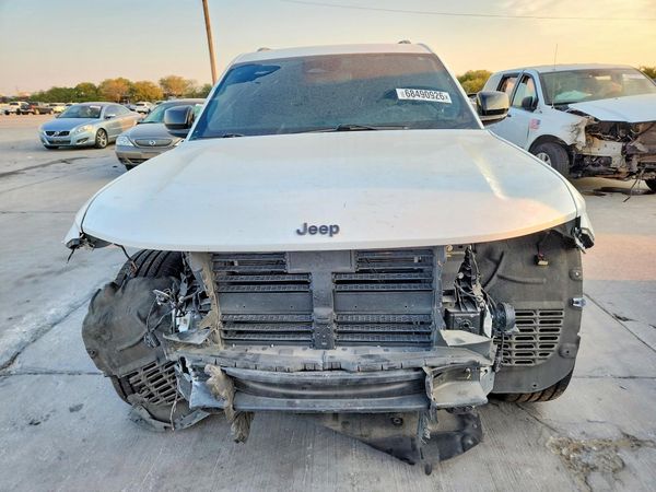 2024 JEEP GRAND CHEROKEE — Passenger 3/4