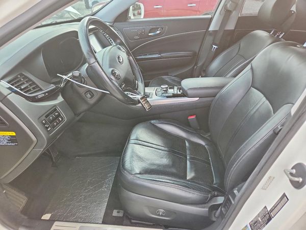 2016 KIA K900 Premium