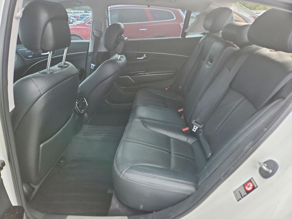 2016 KIA K900 Premium