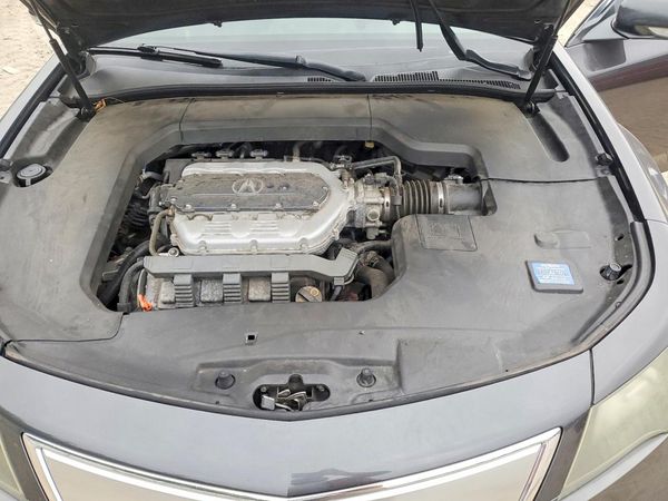 2014 ACURA TL TECH — Engine bay
