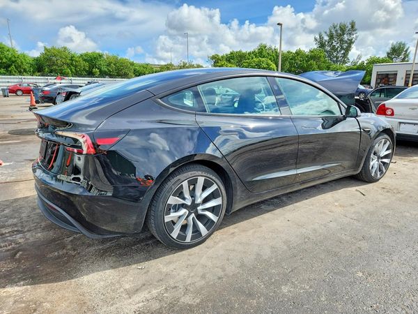 2025 TESLA MODEL 3