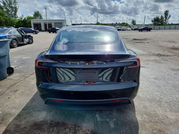 2025 TESLA MODEL 3