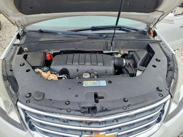 2016 CHEVROLET TRAVERSE 1LT — Engine bay