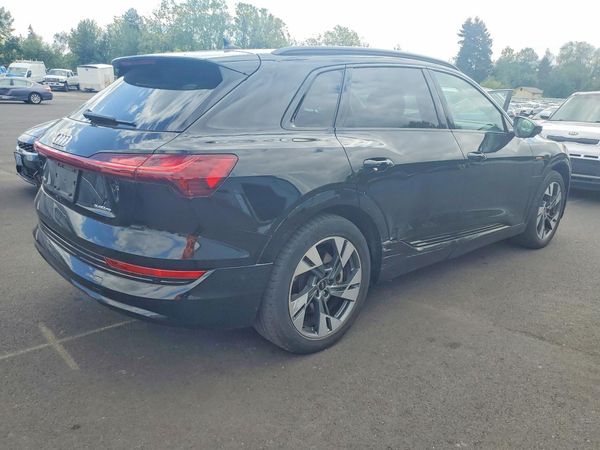 2021 AUDI E-TRON quattro Premium