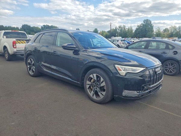 2021 AUDI E-TRON quattro Premium
