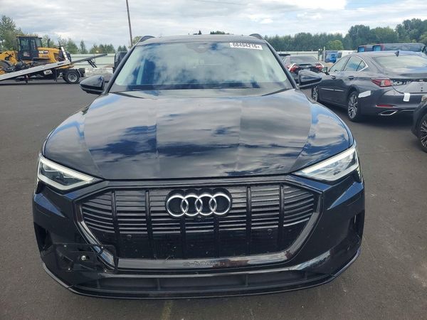 2021 AUDI E-TRON quattro Premium
