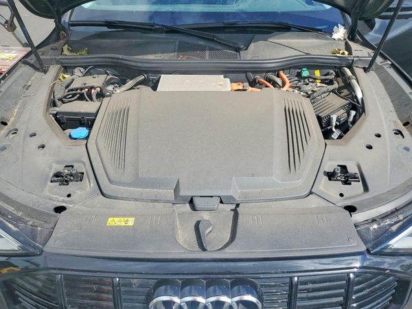 2021 AUDI E-TRON quattro Premium