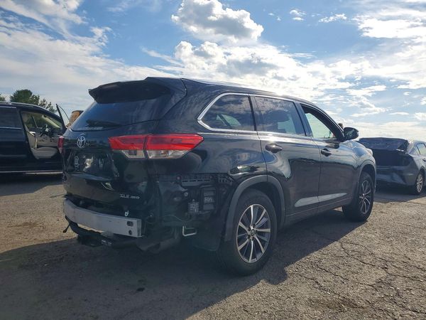 2017 TOYOTA HIGHLANDER SE/XLE