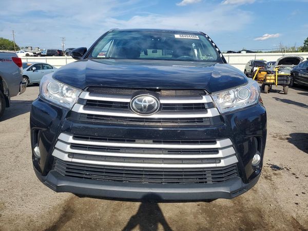 2017 TOYOTA HIGHLANDER SE/XLE