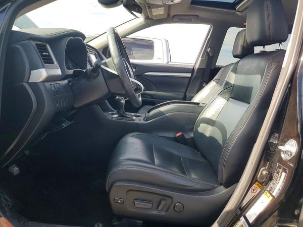 2017 TOYOTA HIGHLANDER SE/XLE