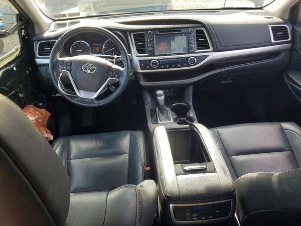2017 TOYOTA HIGHLANDER SE/XLE