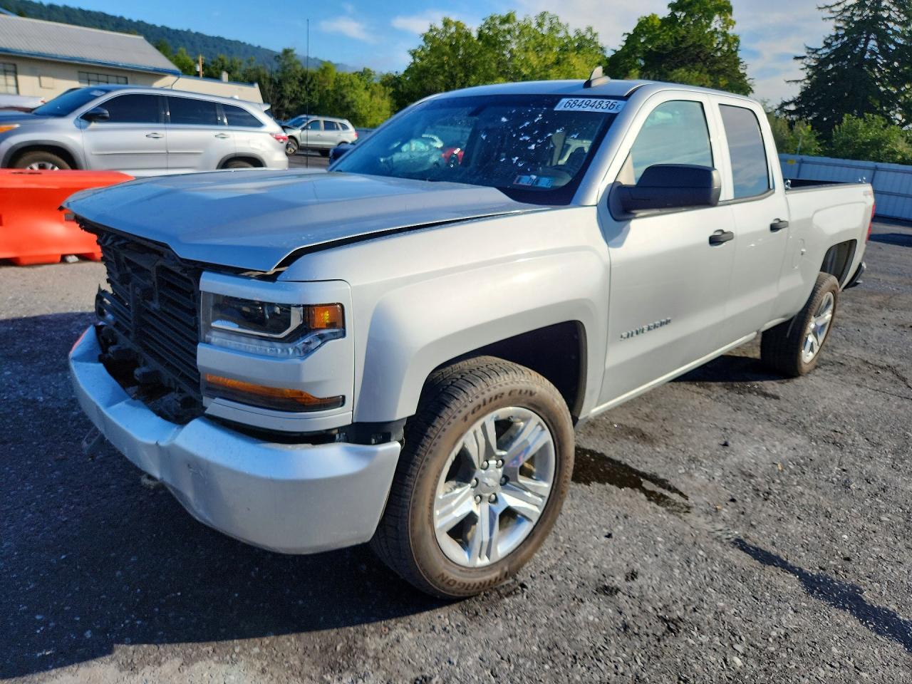 2019 CHEVROLET SILVERADO Custom — Front 3/4