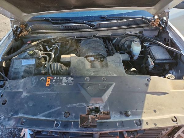 2019 CHEVROLET SILVERADO Custom — Engine bay