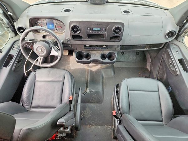 2025 MERCEDES-BENZ SPRINTER